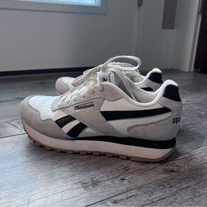 Reebok Classic Leather Sneakers White Gray Black Retro Casual Size 7.5